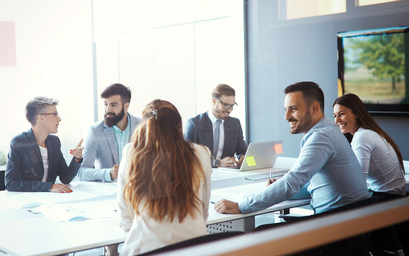 Construire une équipe soudée Réunion d'équipe au travail